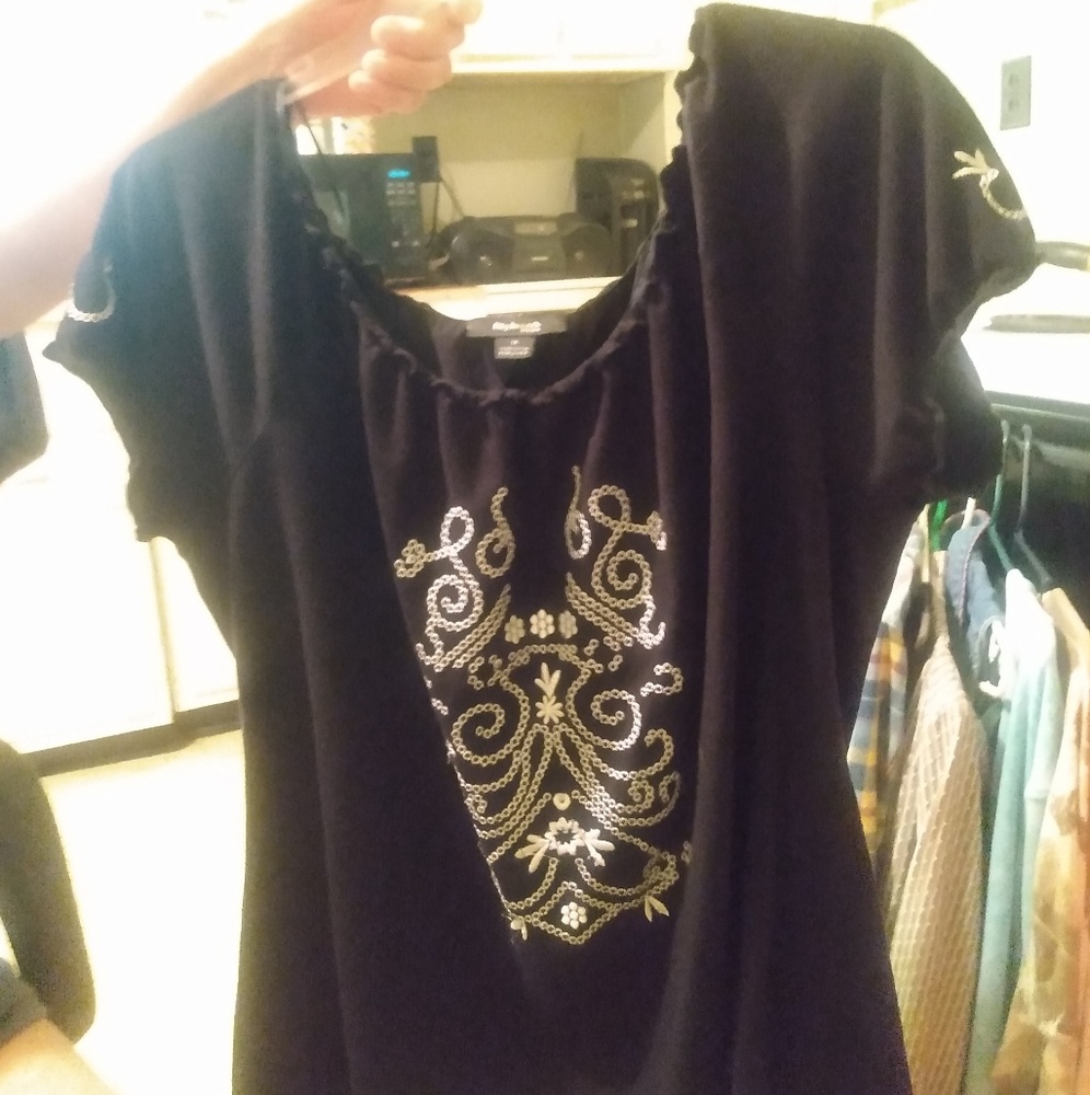 Very pretty plus size shirt